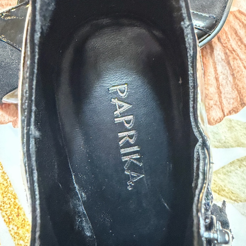 Paprika Black Women's Heels with Glossy Accents - Picture 5 of 5